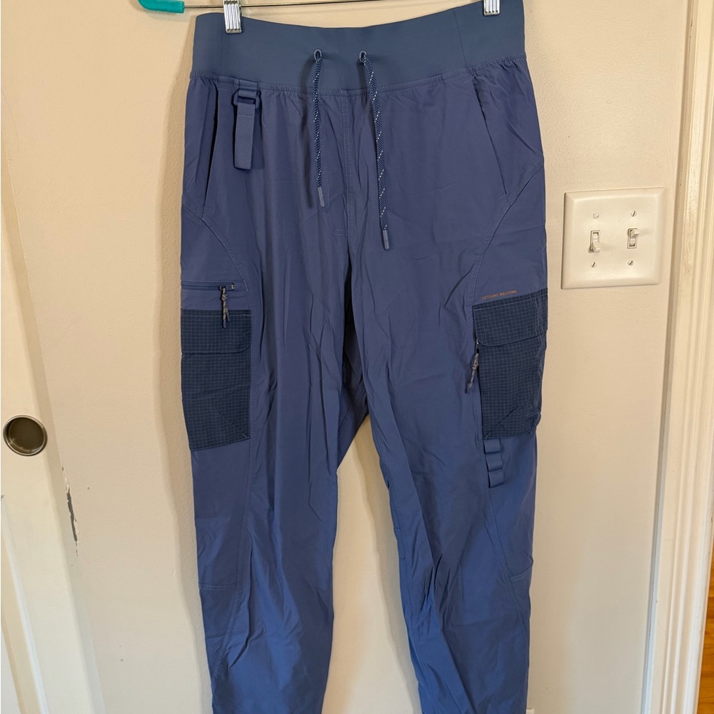 Lululemon Cargo High-Rise Hiking Pant - Picture 7 of 12